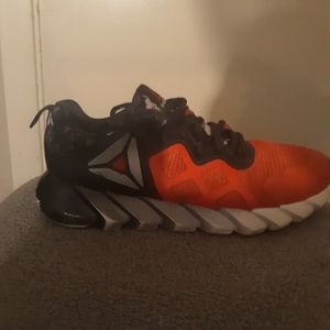 Boys size 4 reebok sneakers